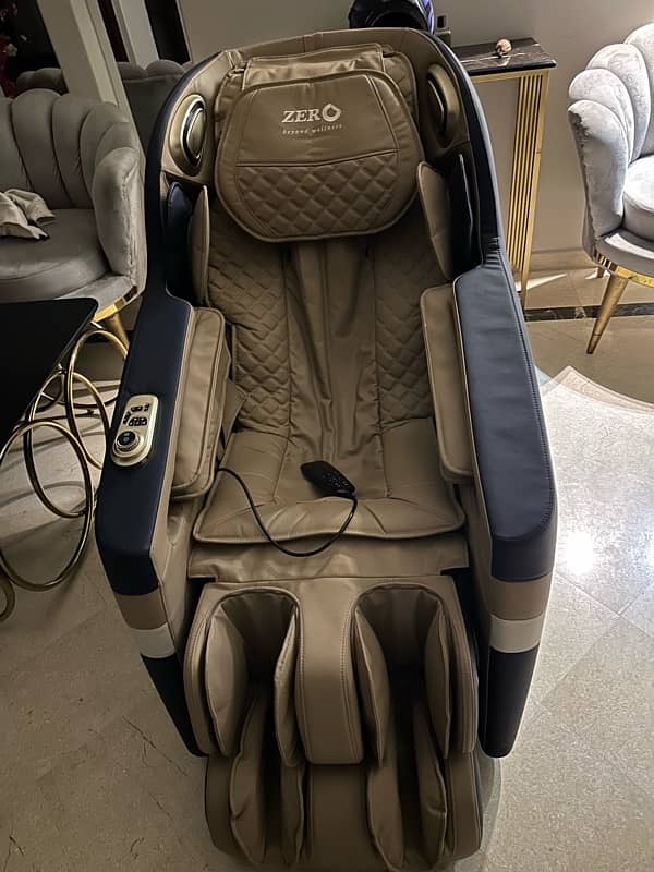 U deluxe Massage Chair 2