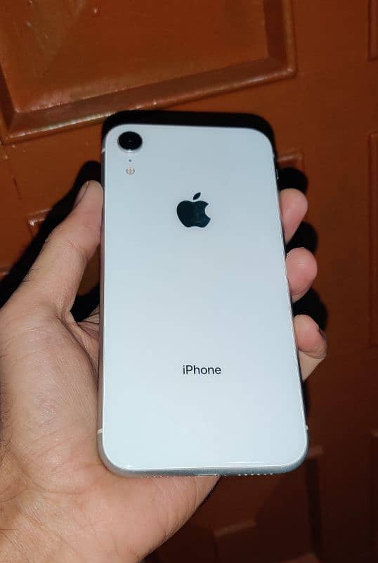 iPhone XR 64 GB Non PTA 1