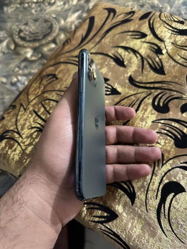 iphone 11pro  PTA approved dul sim 64gb 7