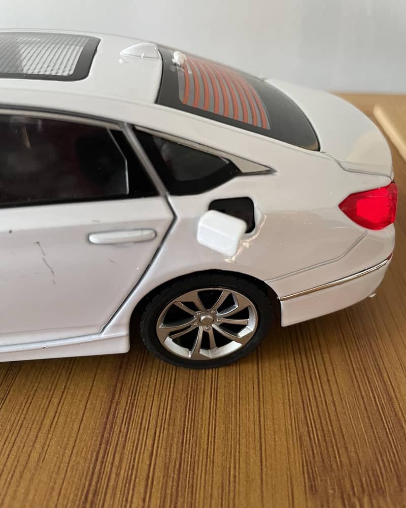 Honda Accord  Hybrid Sport car 1/24 Scale Diecast model car 3