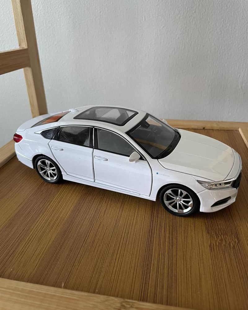 Honda Accord  Hybrid Sport car 1/24 Scale Diecast model car 8