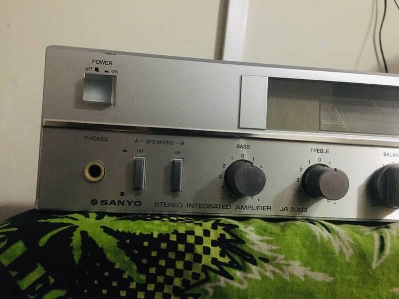 Sanyo Amplifire Made in japan 3