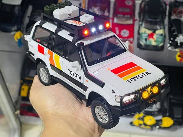 Toyota Land Cruiser LC80 ( Diecast Model cars) 1