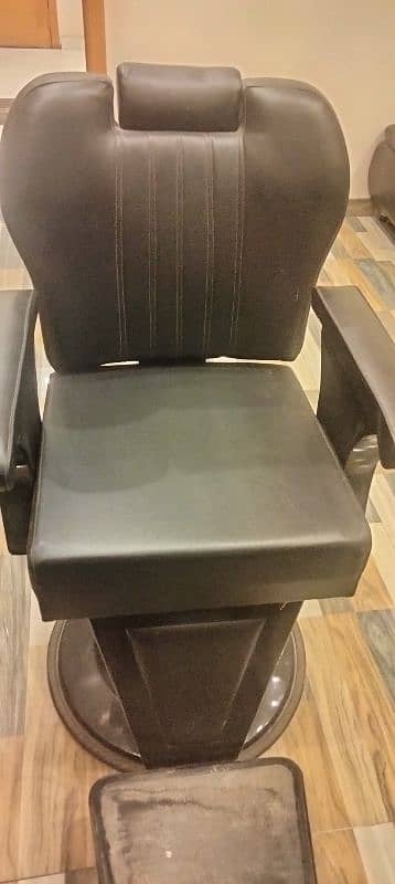 Salon Chair in new condition 3