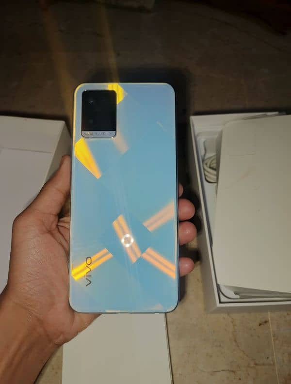 VIVO Y21 IN 10/10 CONDITION 1