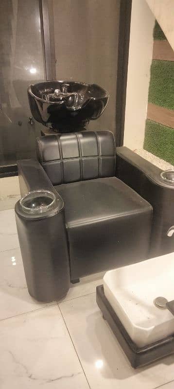 Mani Pedi Chair 3 in 1 with wash unit 0