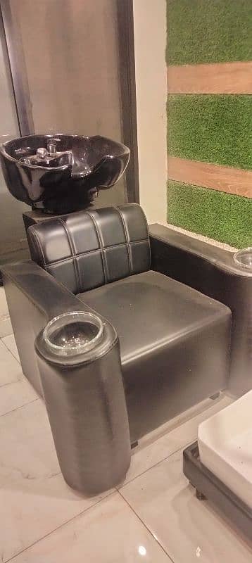 Mani Pedi Chair 3 in 1 with wash unit 1