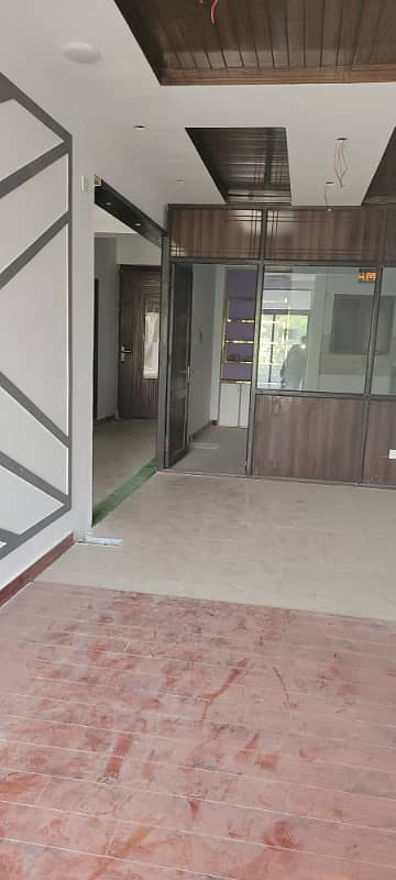 G/11 markaz new Plaza vip location 1st floor 858sq dubel office available for rent real piks 0