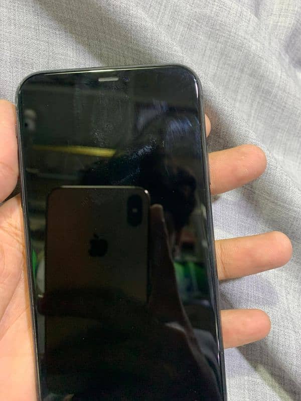 iphone 11 black color me hai non PTA 128 GB betrry 81 3