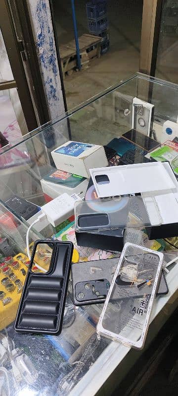 Vivo V30 5G 12+12/256 With full box and 4 cover and joony headphne 2