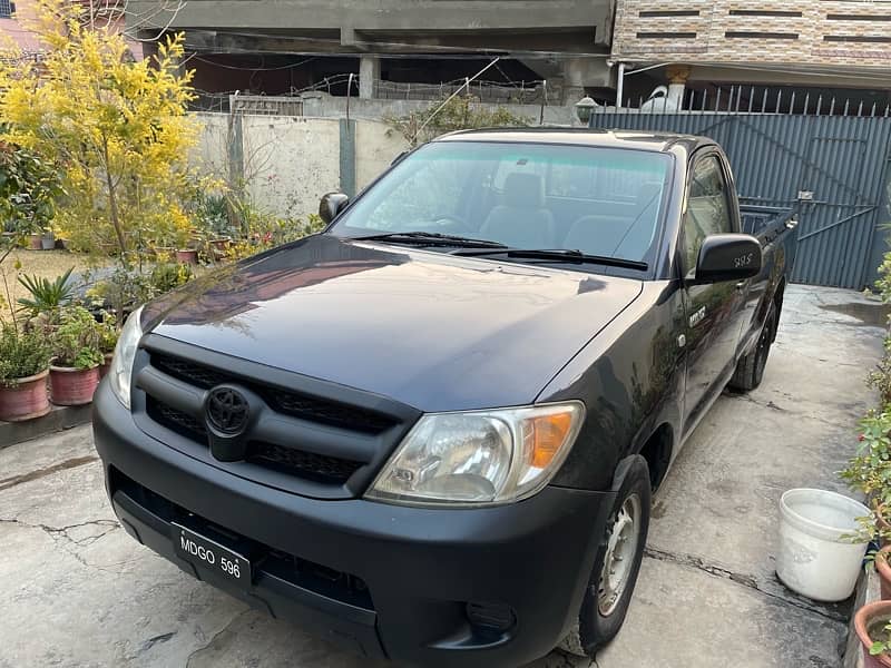 Toyota hilux single cabin 1