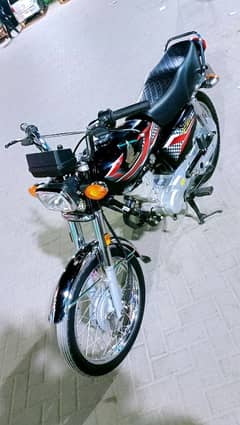 Honda CG-125 2024 Model Karachi num 1st owner Genuine condition 10/10