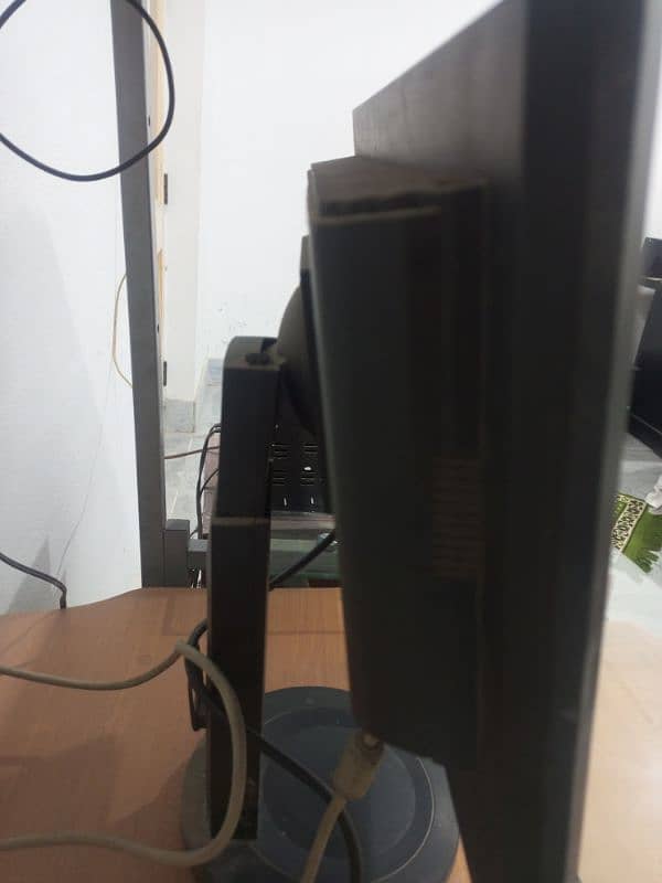 ACER 19 Inch LCD for urgent sale || Very good condition || Need Money 2