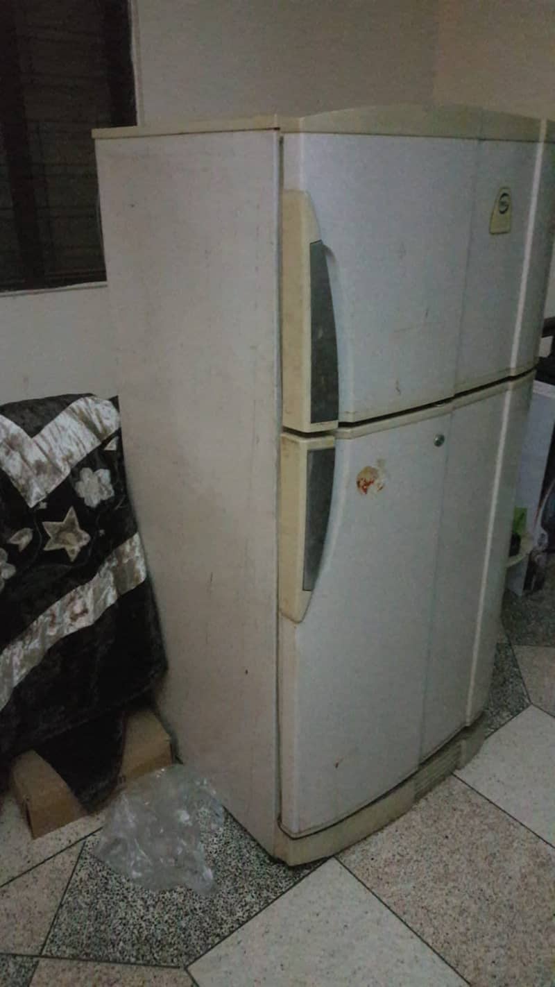 PEL Medium Fridge 0