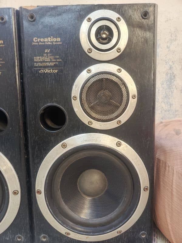 Urgent sell 13000 Just Speaker han 1