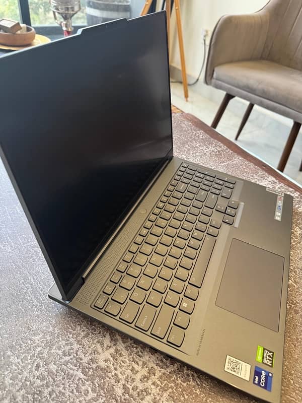 Lenovo LEGION 7i (Gen 7) 4