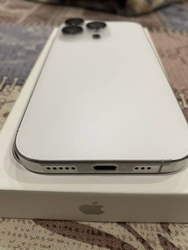 IPhone 16 Pro Brand New Condition 3