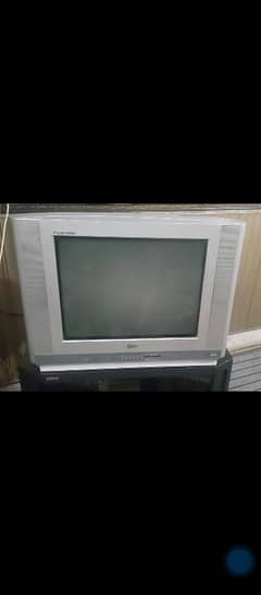 LG tv flatron excellent condition 21, inch with trolli