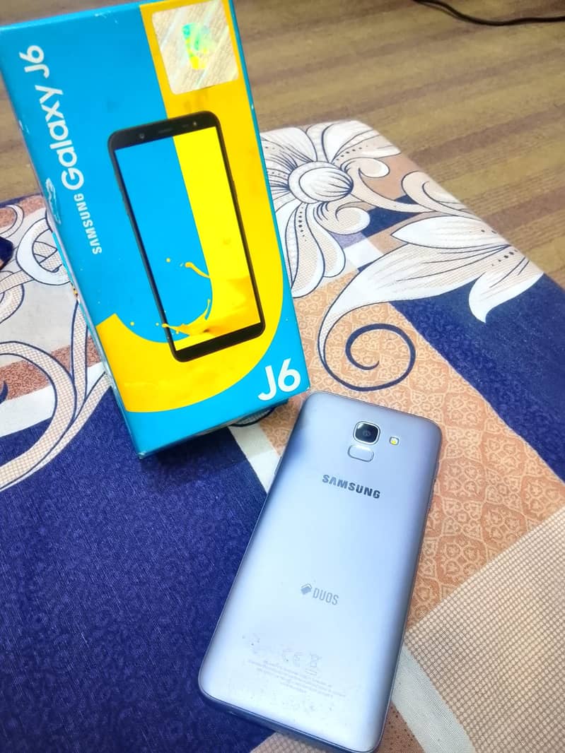 Samsung Mobile J6 1