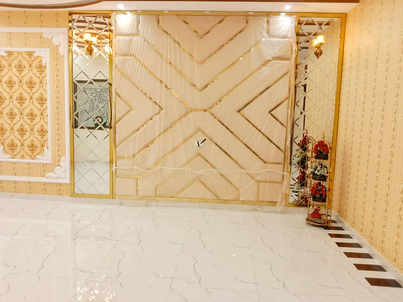 10 Marla Brand New First Entry House For Sale Near Wapda Town Gulshan-E-Lahore Main 65 Feet Road. 16