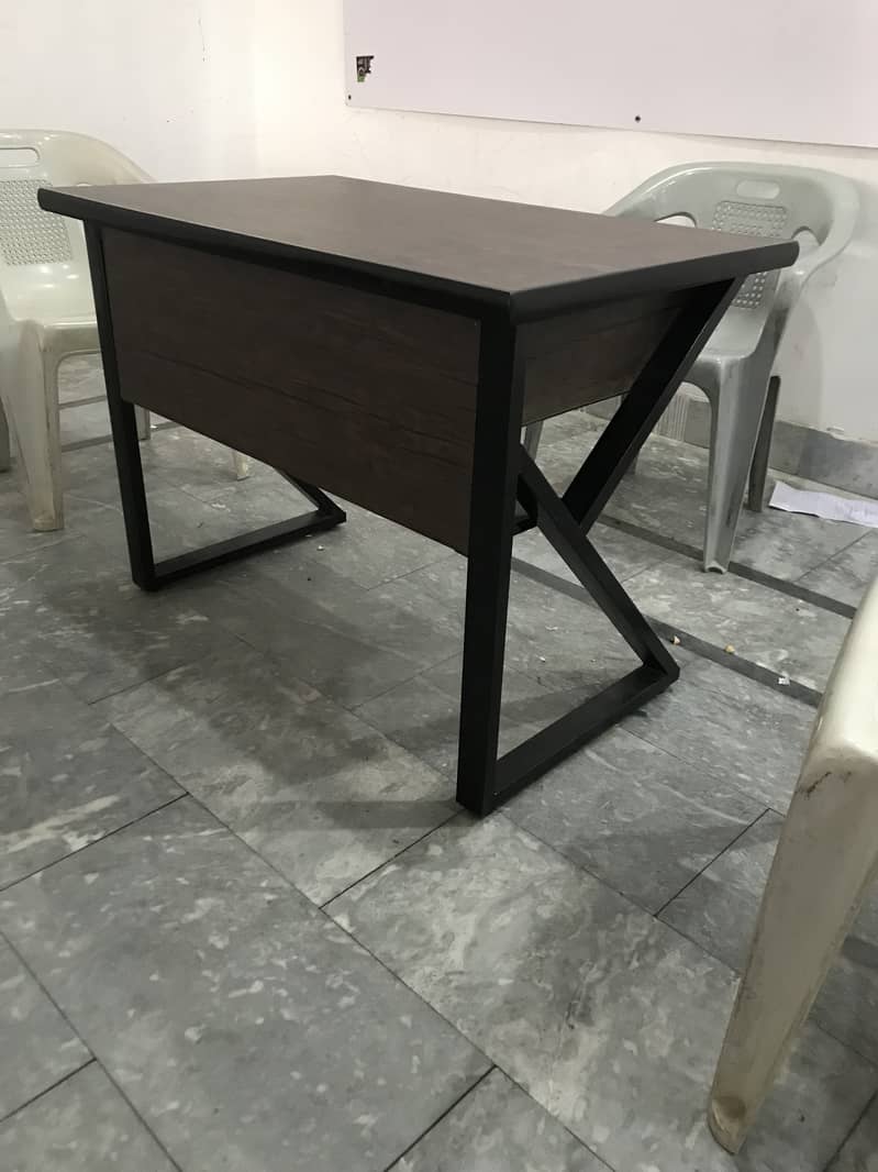 New good condition table 1