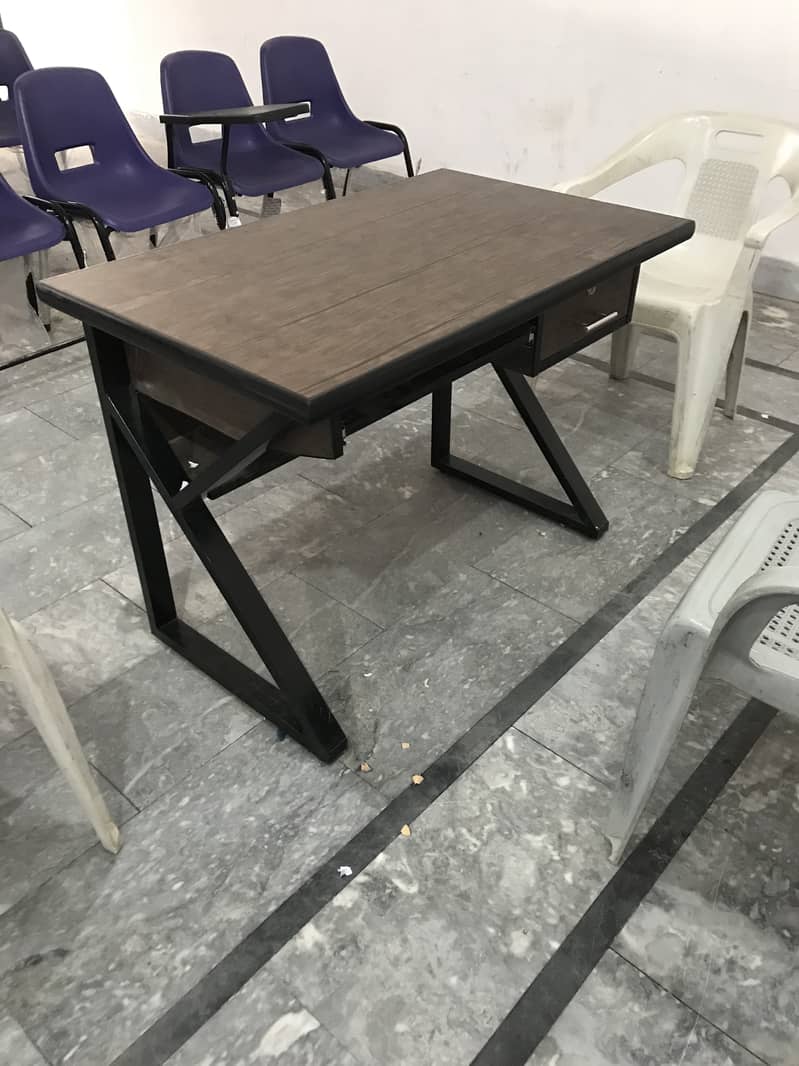 New good condition table 2