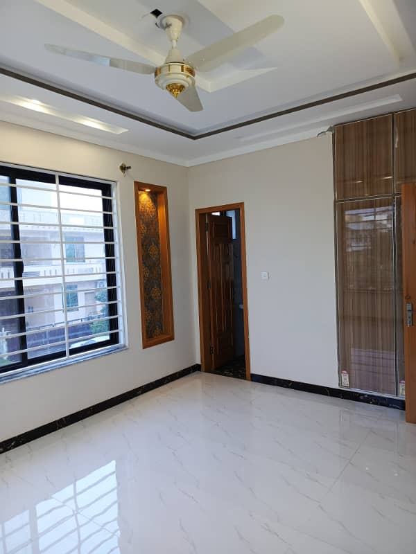 30*60 Corner Brand new double story house for sale in G-13 10