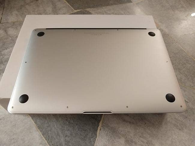 Total Genuine Macbook Air - New - Not a local reconditioned 8