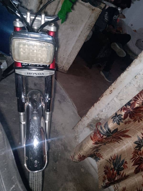 Honda 125 1998 model good condition urgent sale need Money 6