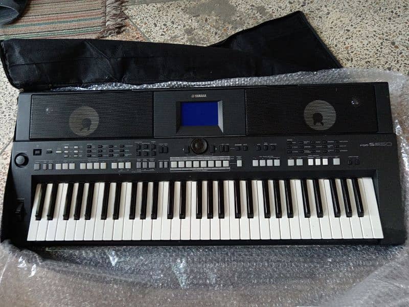 Yamaha PSR S 650 1