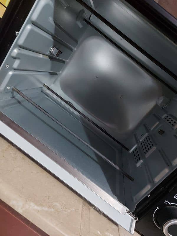 Dawlance Electric Oven for sale. 3