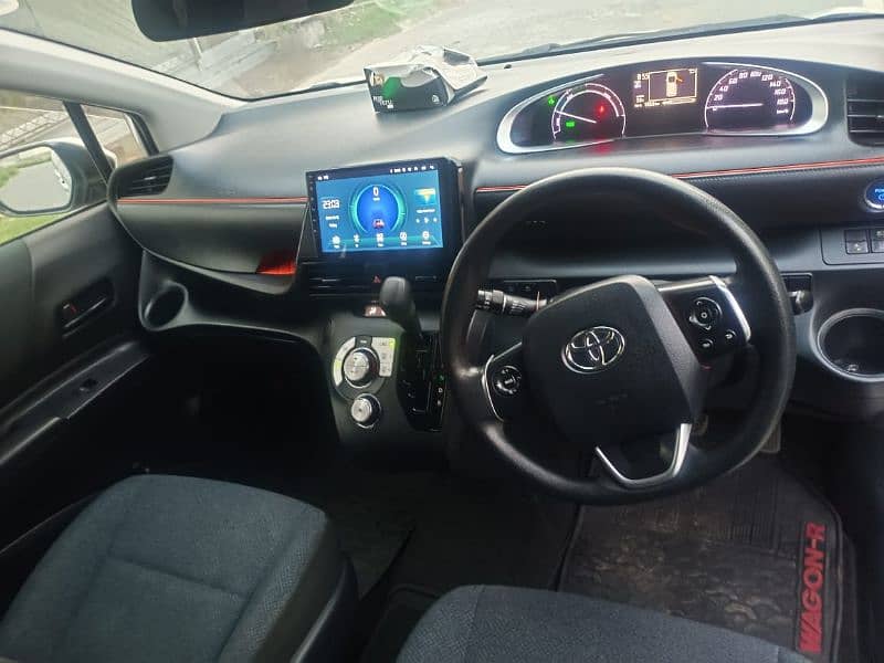 Toyota Sienta 2018 3