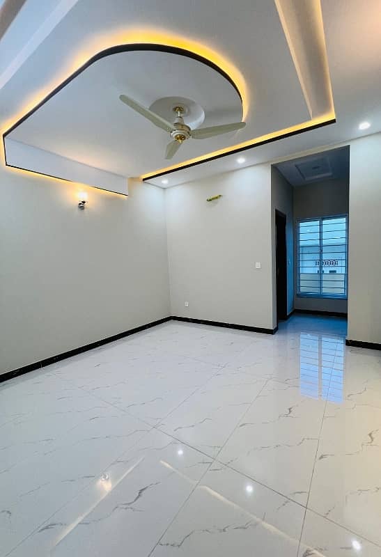 10 Marlas Tile Flooring Ground Floor With All Facilities Gas Boring G-13/3 8