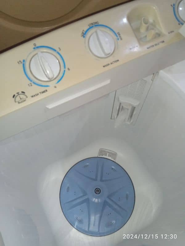 Dawlance washing machine twin tub model number: DW 5200 4