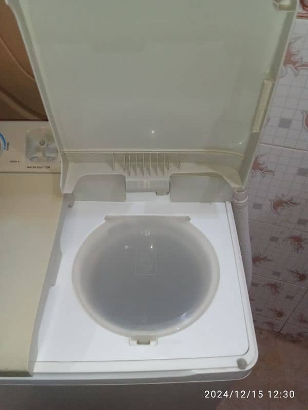 Dawlance washing machine twin tub model number: DW 5200 10