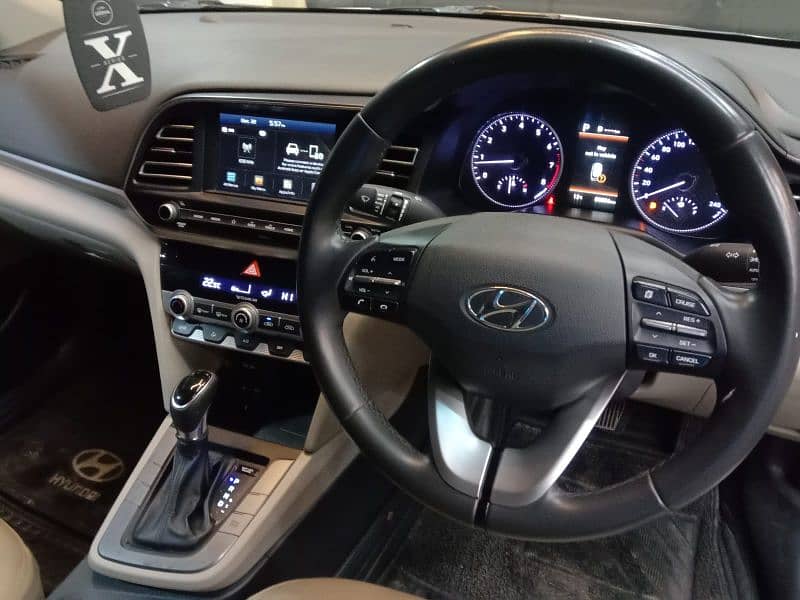 Hyundai Elantra 2021 7