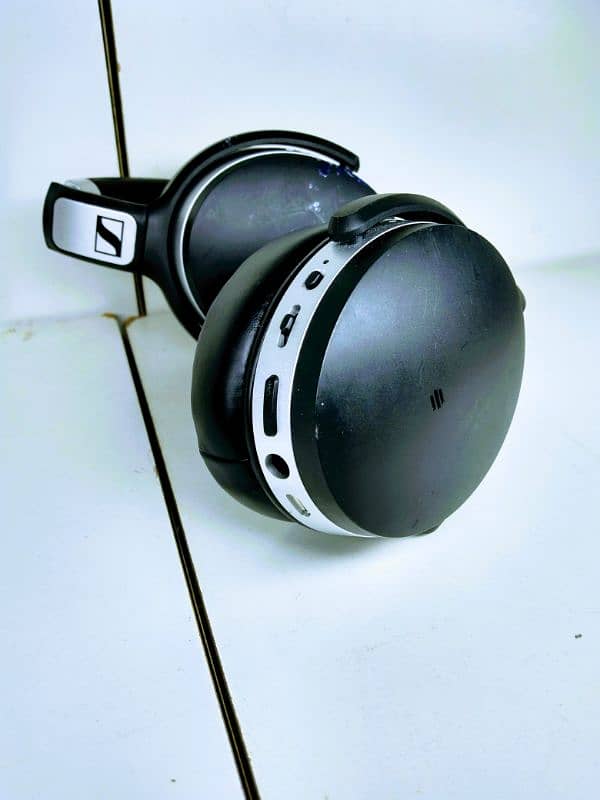 Sennheiser Bluetooth headphones 5