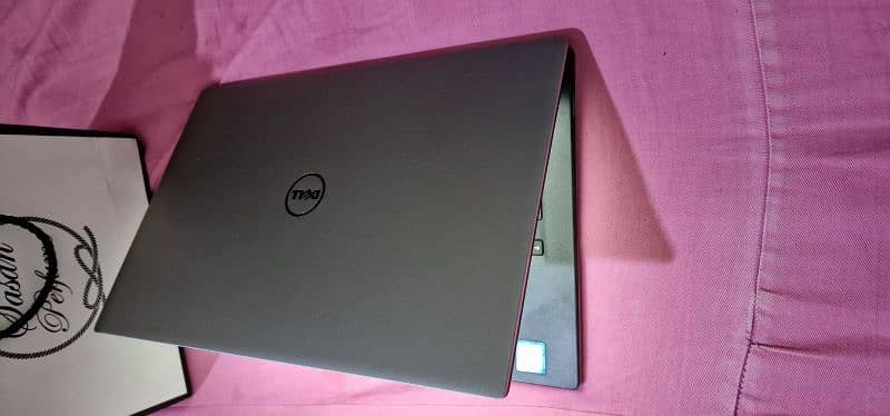 DELL XPS Touchscreen i7-7th Gen borderless edge screen 1