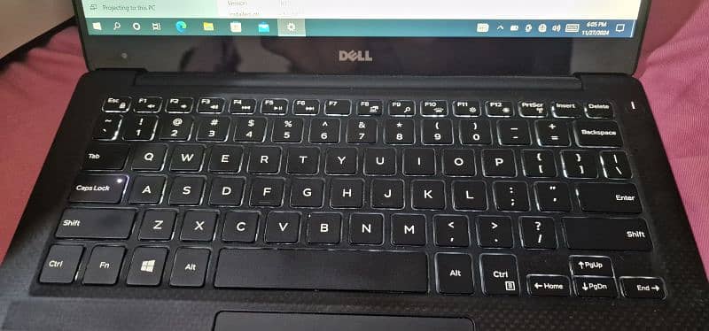 DELL XPS Touchscreen i7-7th Gen borderless edge screen 4