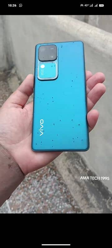 vivo V30 1