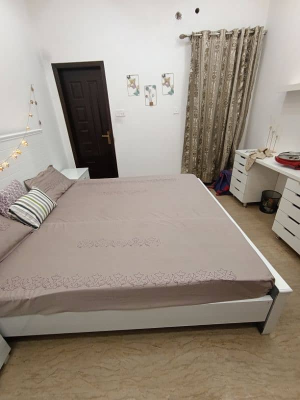 New UK style wooden white bed 3