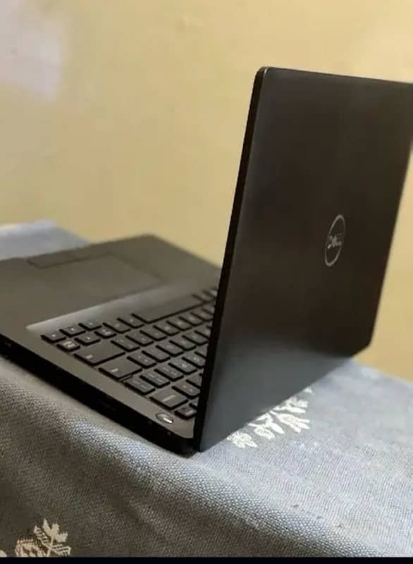 Dell Latitude 5400 1