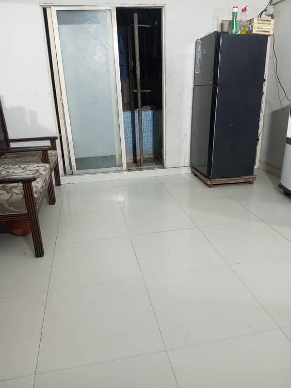 Apartment for rent 2 bed dd 950 sq feet badar commercial defense phase 5 Karachi 0