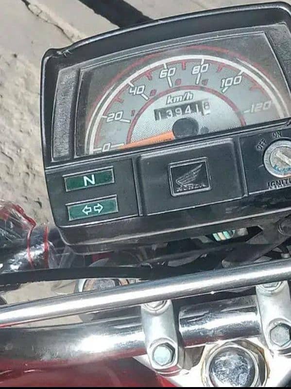 bike safe h bilkul aik hath Chali h 3