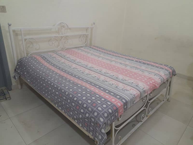 Iron Bed 0307_0452458 1