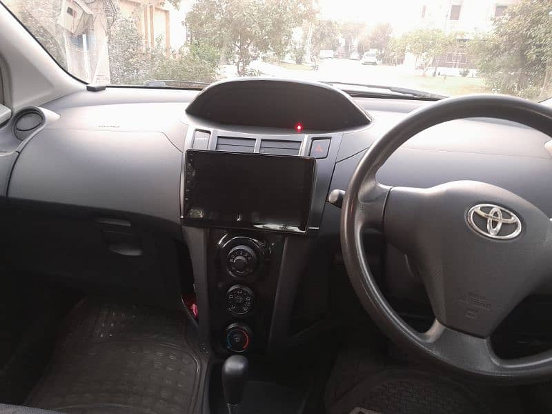 Toyota Vitz 2010 1