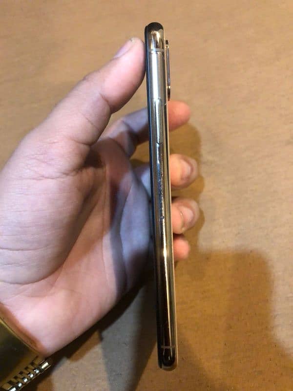 iPhone xs 4