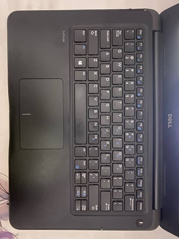 Dell Latitude 3380 Windows 10 Pro 1