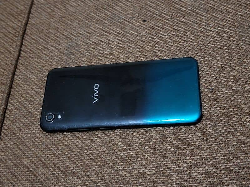 Vivo Y1s 0