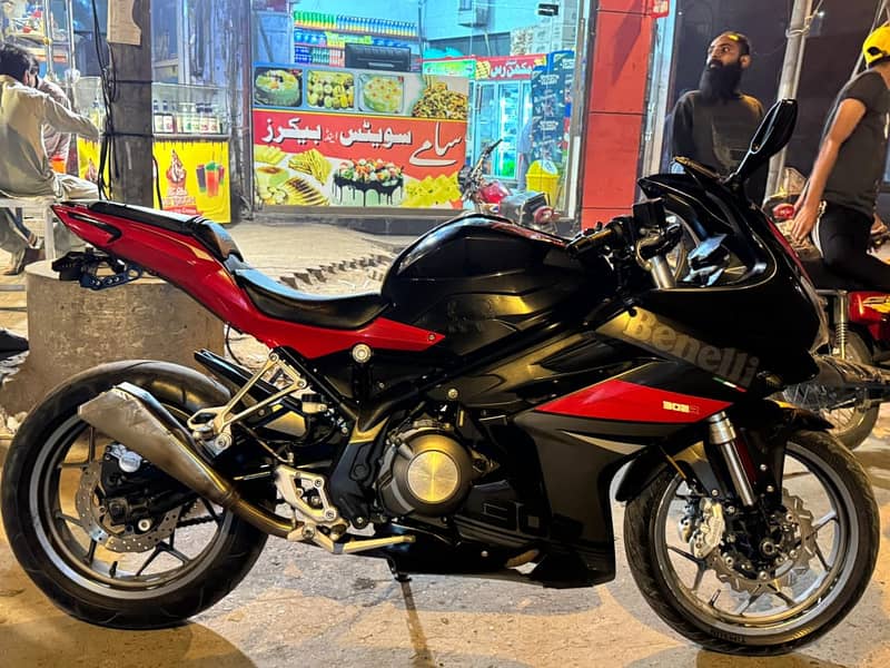 Benelli 302r modal 2018 WhatsApp 03074111888 1